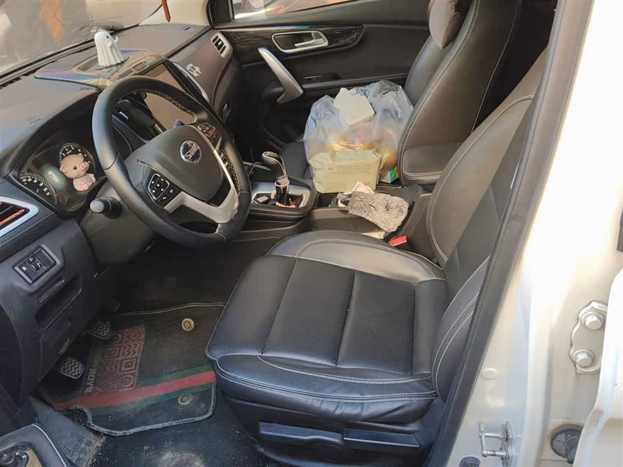 SWM X7 2018 #12 SWM X7 2018 car image #12