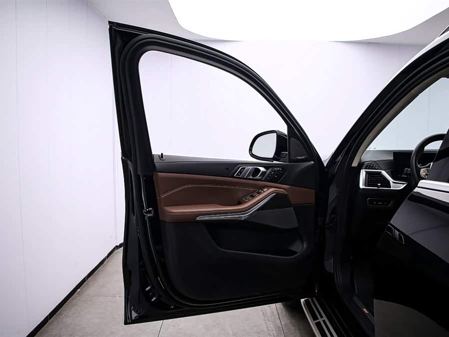 BMW X7 2023 immagine di auto #12