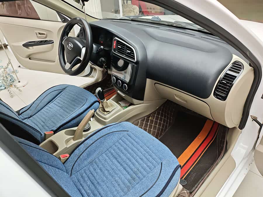 Soueast V3 Lingyue 2016 car image #12