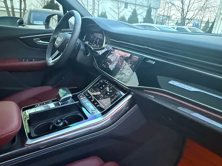 Audi SQ7 2024 #12 Audi SQ7 2024 car image #12