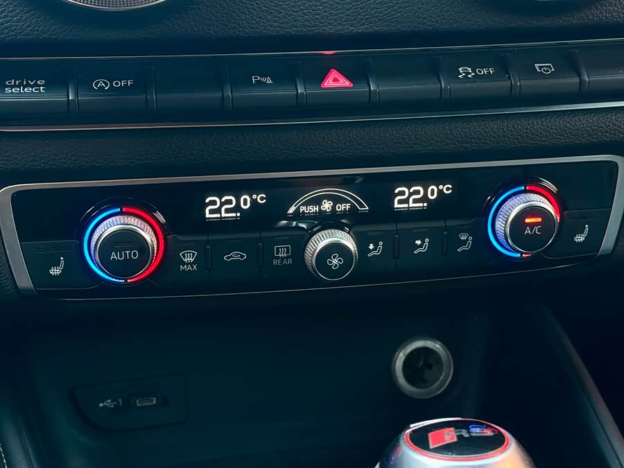 奥迪 奥迪RS 3 2018 汽车图片 #12