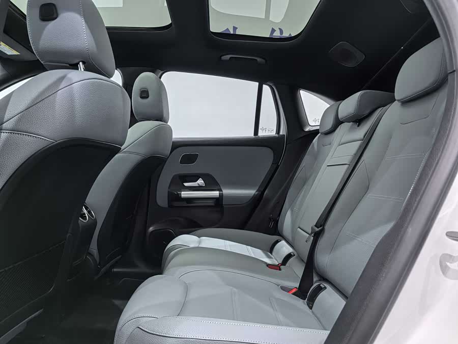 Mercedes-Benz EQA Class 2025 صورة سيارة #12