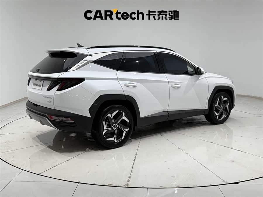 Hyundai Tucson 2024 car image #12