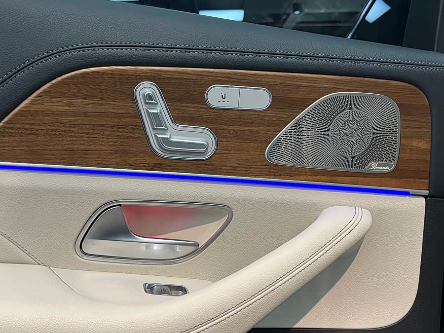 Mercedes-Benz GLS Class 2022 car image #12