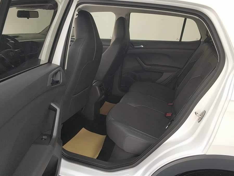 Volkswagen T-Cross 2019 car image #12