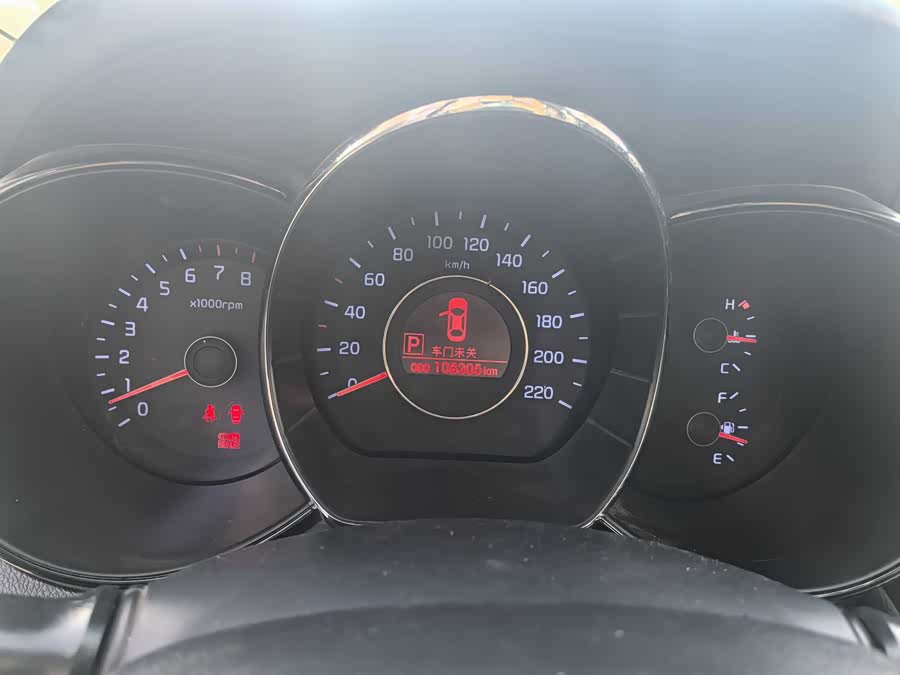 Kia K2 2014 imagen de coche #12