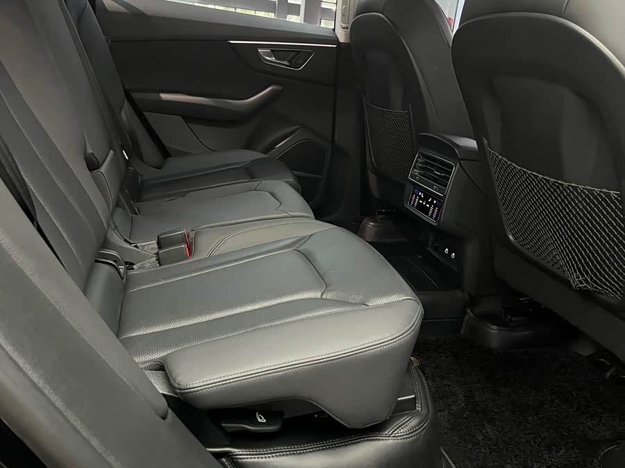 Audi Q8 2022 car image #12