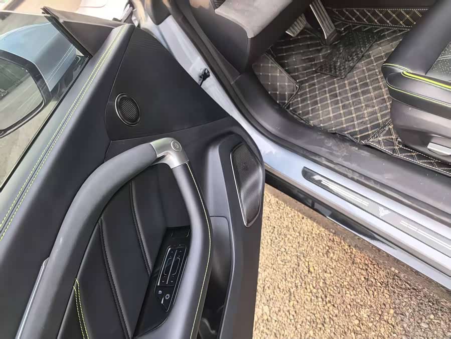 哪吒汽车 哪吒GT 2024 汽车图片 #12