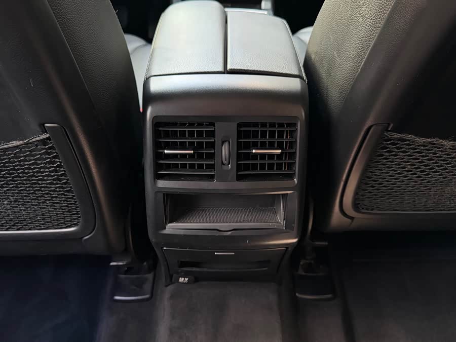 Mercedes-Benz M Class 2015 car image #12