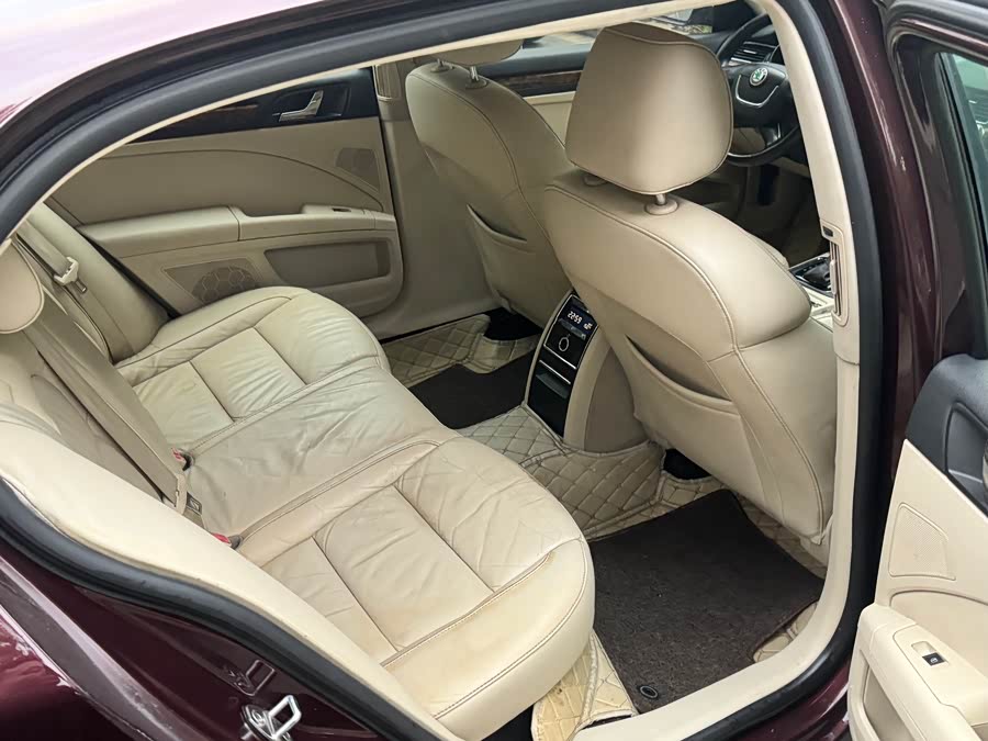 Skoda Superb 2012 image de voiture #12