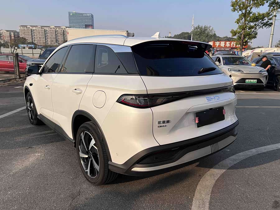 BYD Sea Lion 05 DM-i 2025 #12 BYD Sea Lion 05 DM-i 2025 car image #12