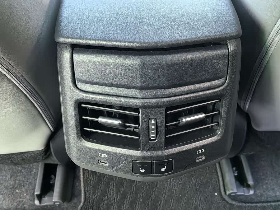 Toyota bZ3 2023 immagine di auto #12