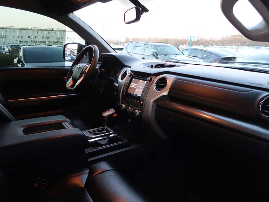 Toyota Tundra 2016 immagine di auto #12