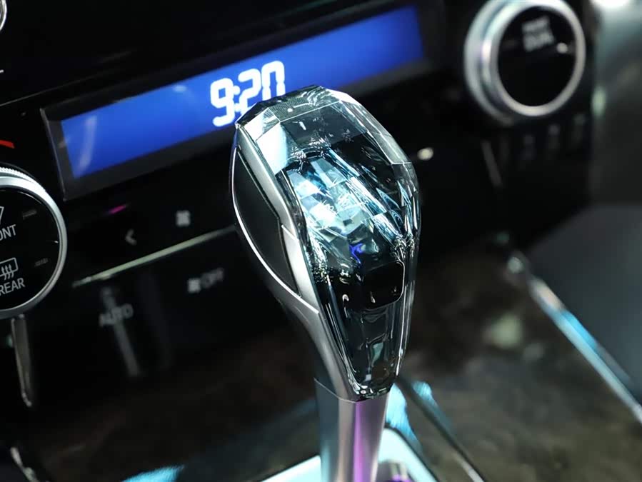 Toyota Alphard 2019 car image #12