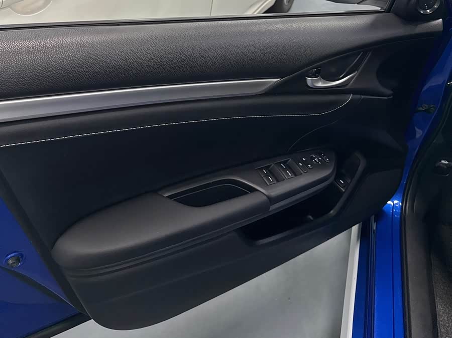 Honda Civic 2021 car image #12