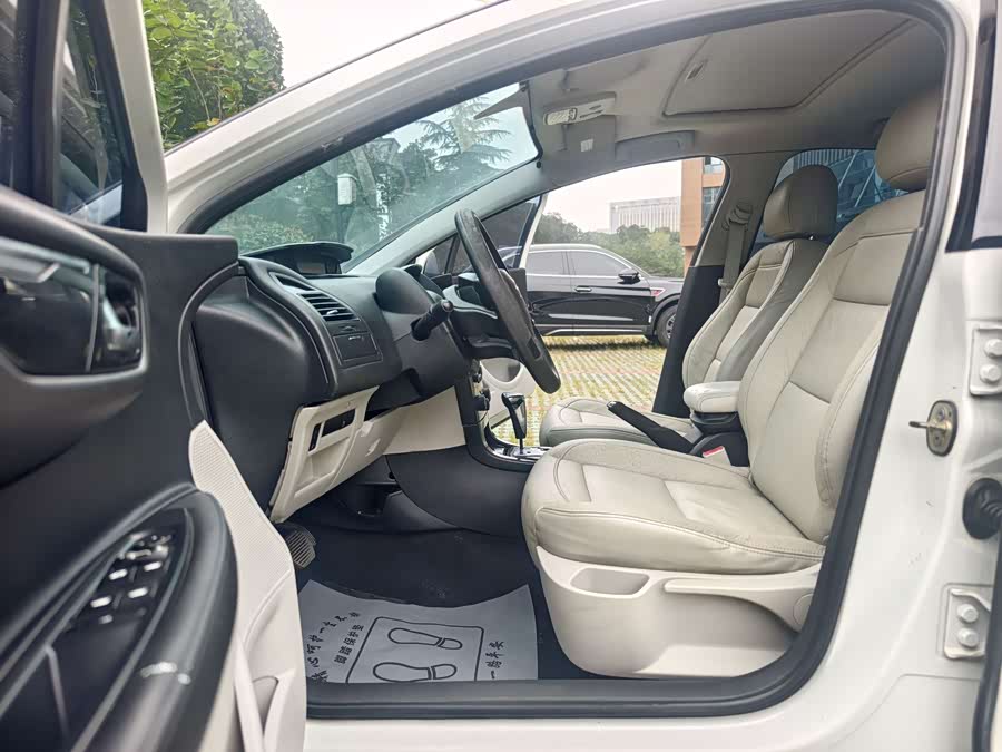 Chevrolet Charm 2020 car image #12