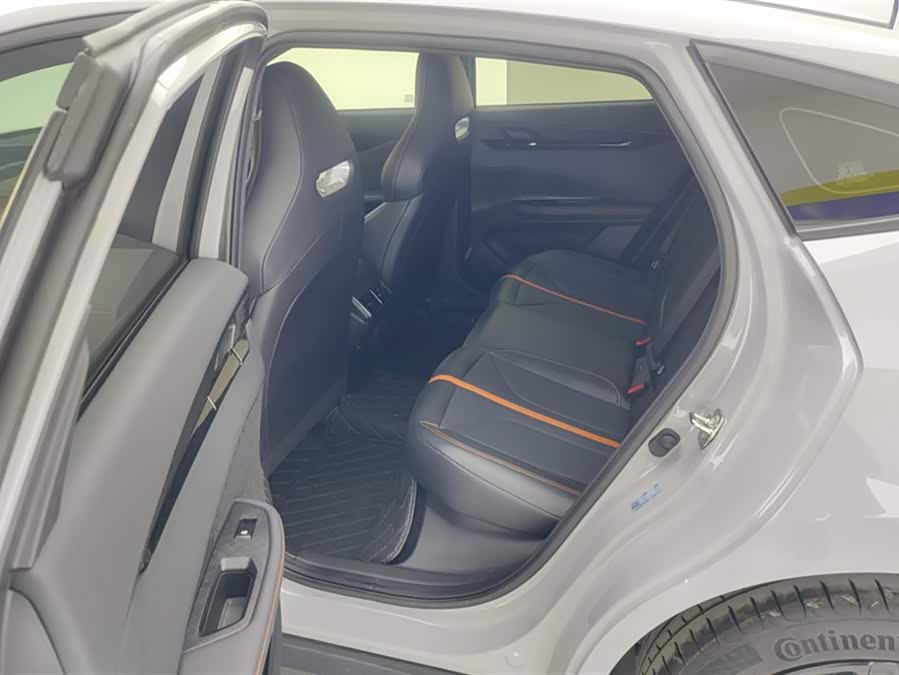 Changan UNI-V 2024 car image #12