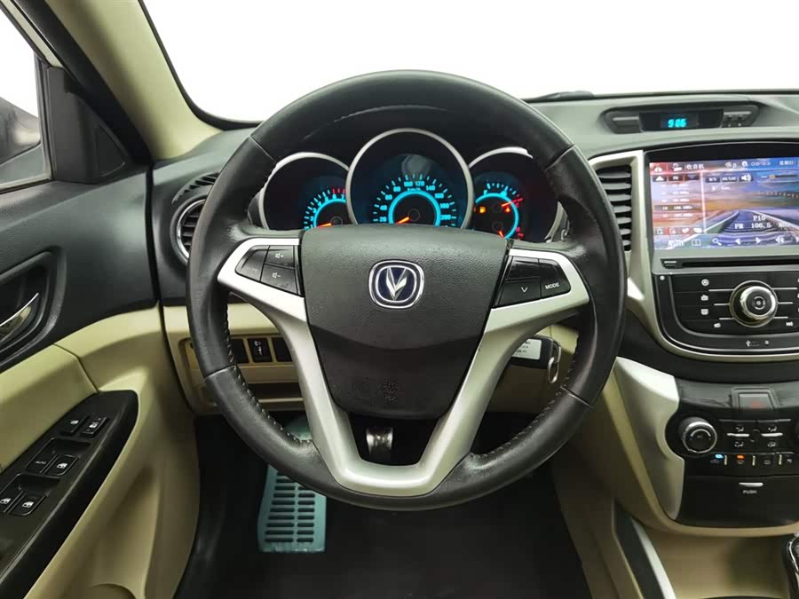 Changan Eado 2014 car image #12