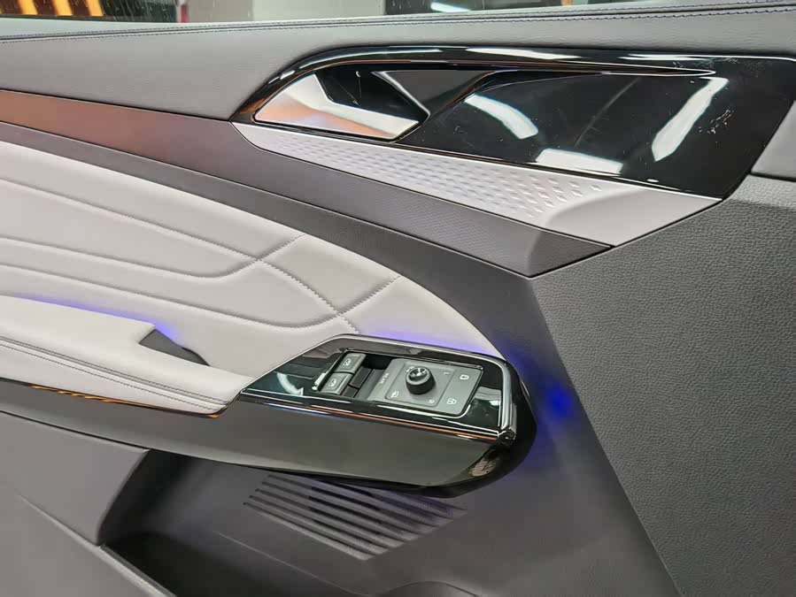 Volkswagen ID.6 X 2022 #12 Volkswagen ID.6 X 2022 car image #12