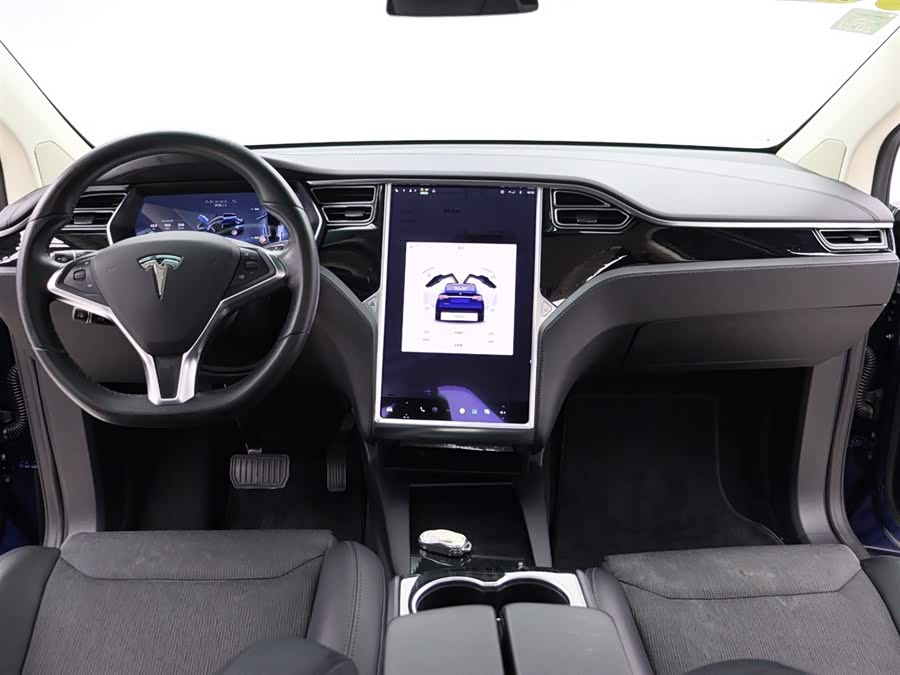 Tesla Model X 2017 car image #12