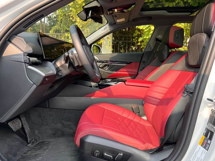 BMW i5 2025 immagine di auto #12