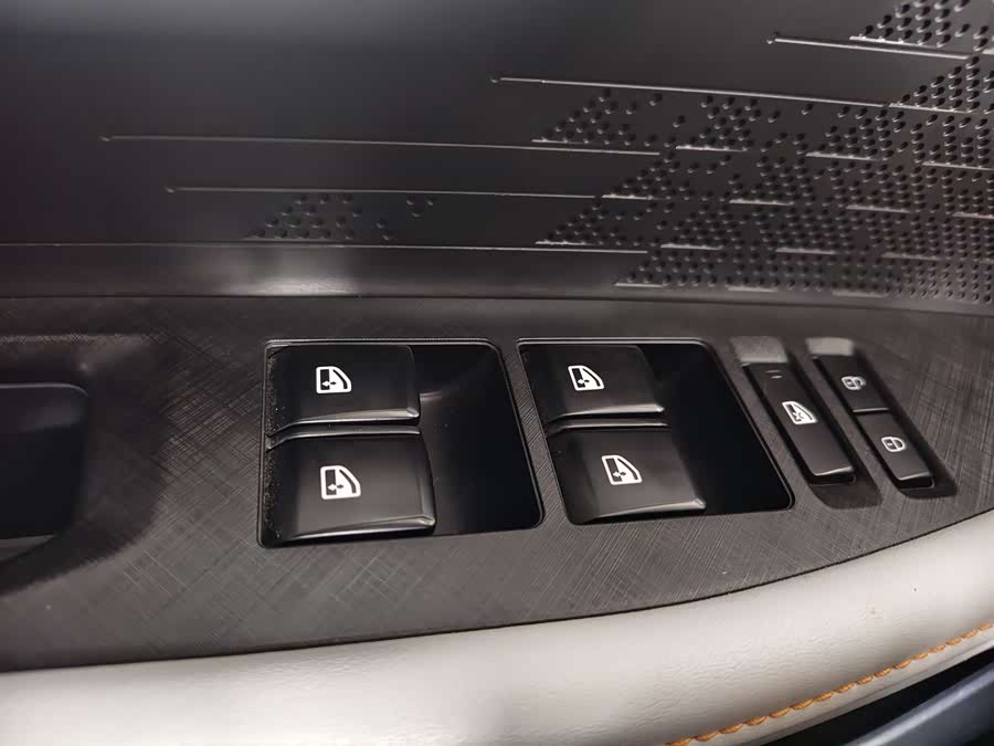 Changan UNI-V iDD 2024 car image #12