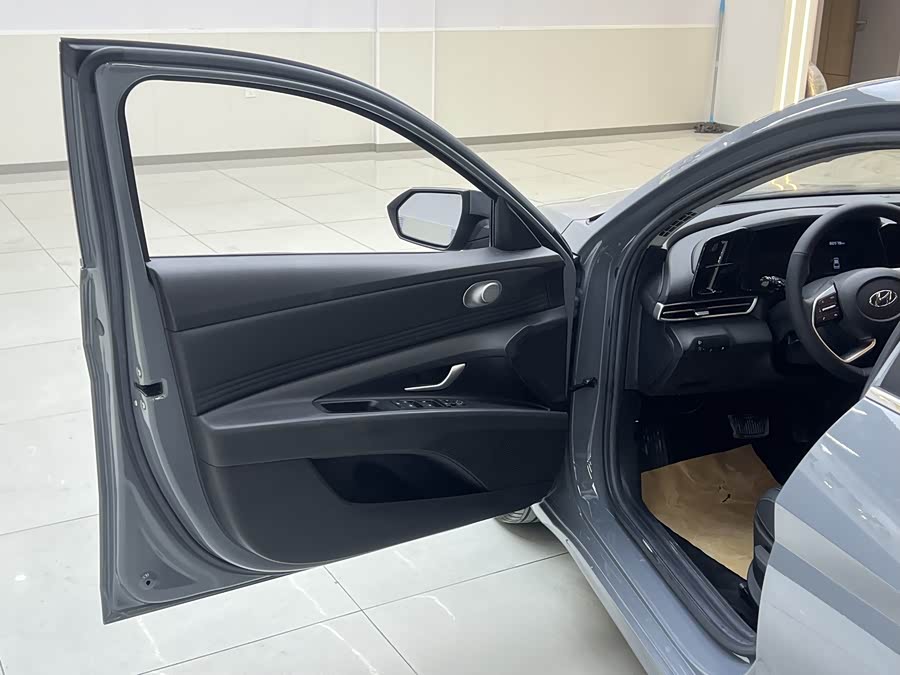 Hyundai Elantra 2021 immagine di auto #12