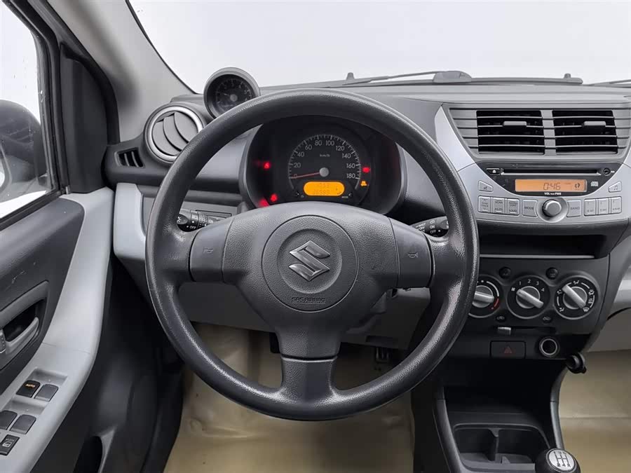 Suzuki 2013 car image #12