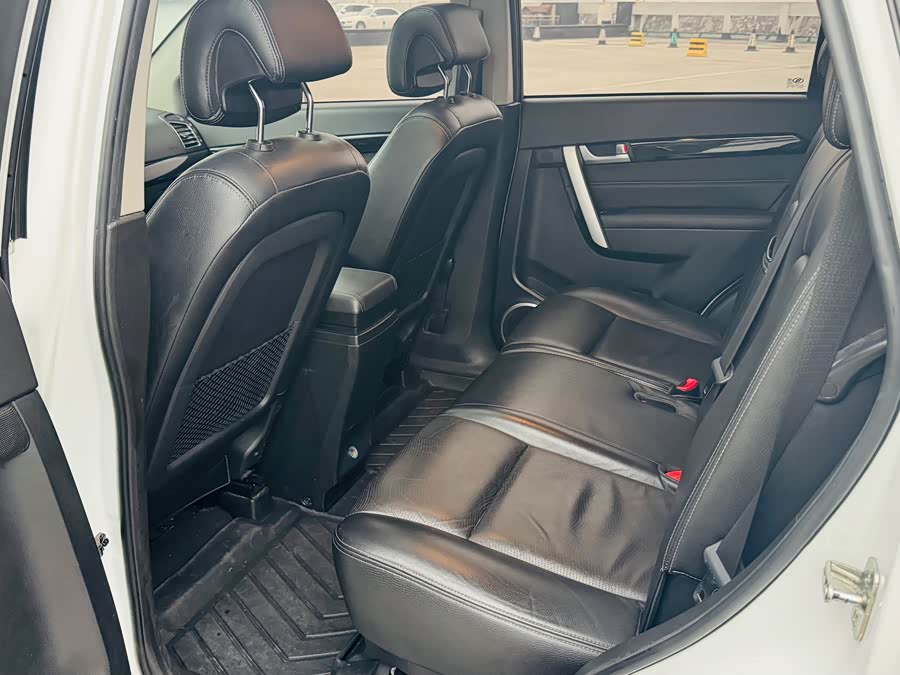 Chevrolet Captiva 2015 immagine di auto #12