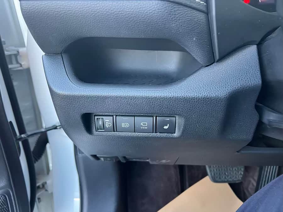 Toyota RAV4 2021 صورة سيارة #12