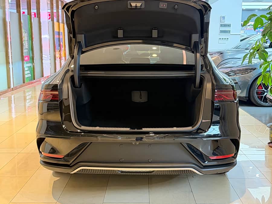 BYD Han 2025 car image #12