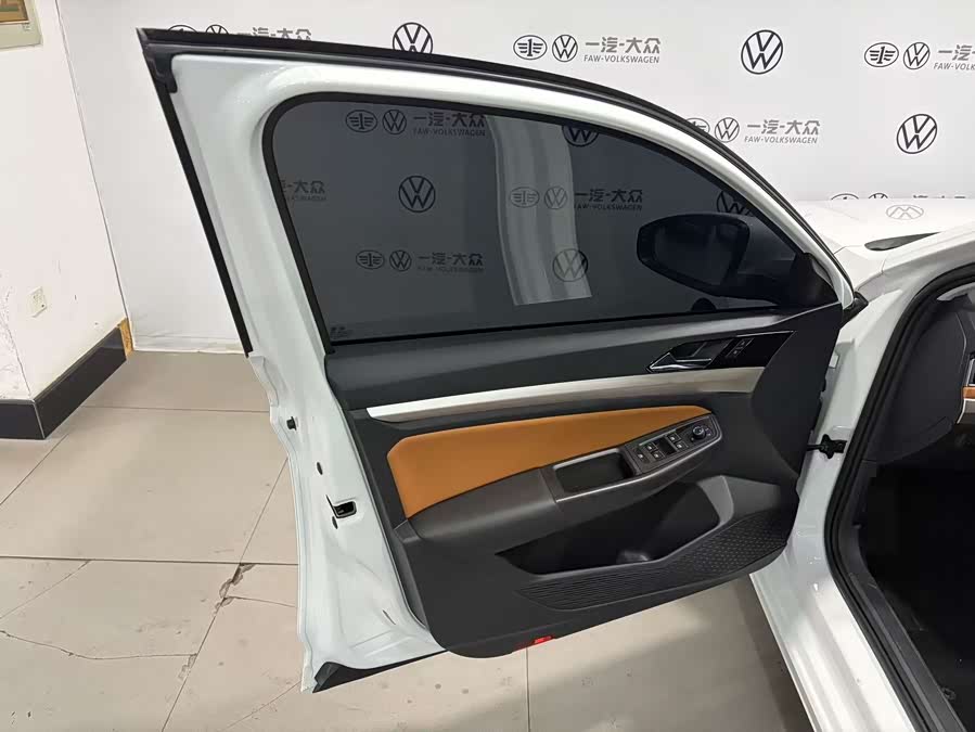 Volkswagen Bora 2024 car image #12