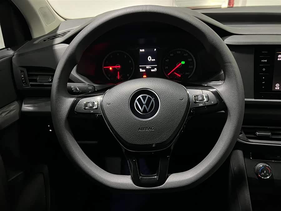 Volkswagen Tharu 2021 car image #12