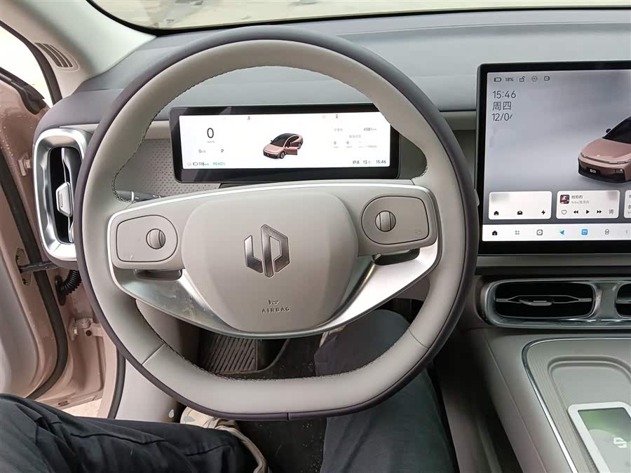 零跑汽车 零跑B01 2025 汽车图片 #12