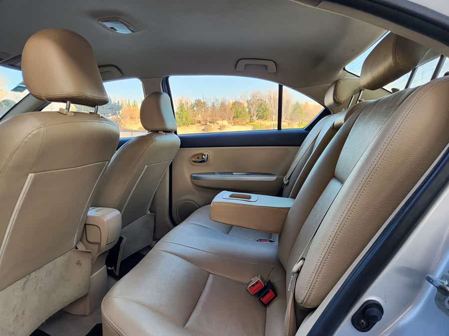 Great Wall C30 2011 car image #12