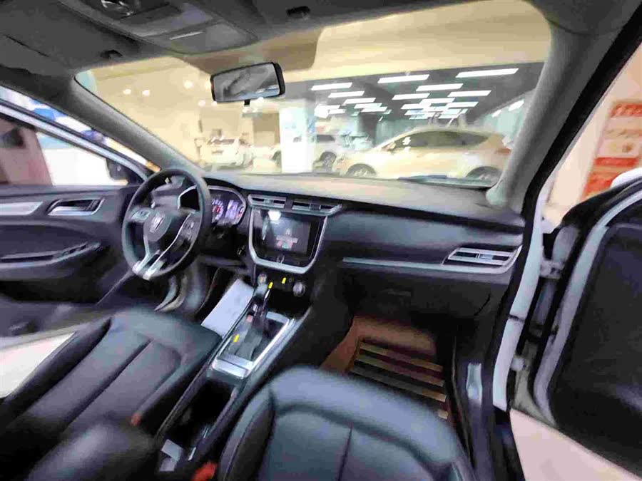 Roewe RX3 2018 изображение автомобиля #12