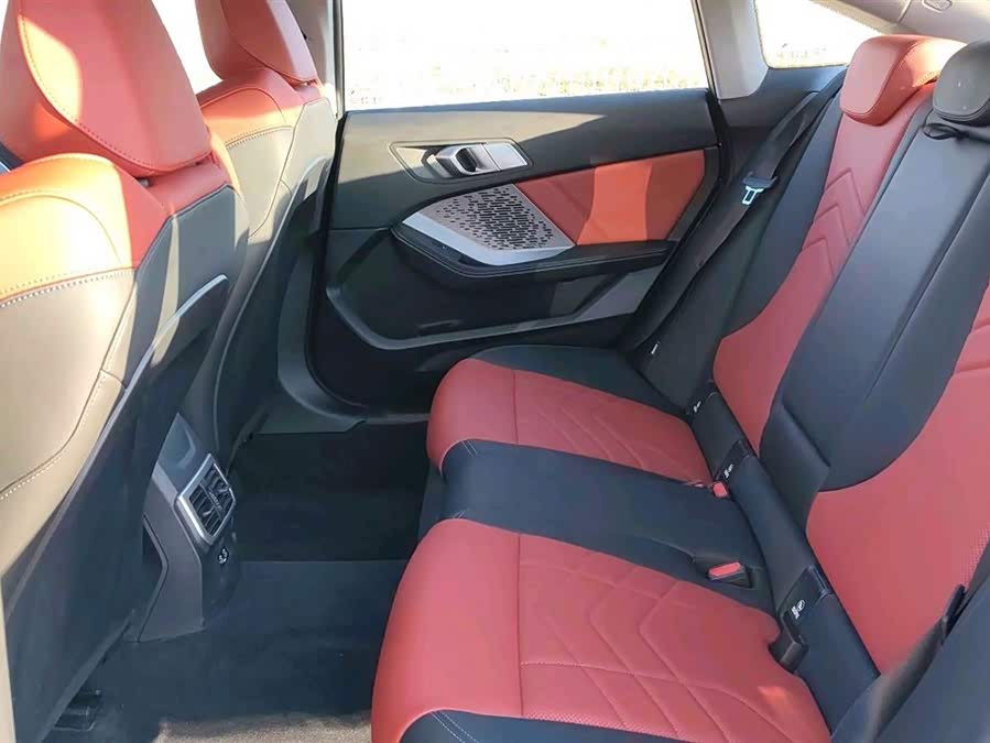 BMW 2 Series 2025 #12 BMW 2 Series 2025 car image #12