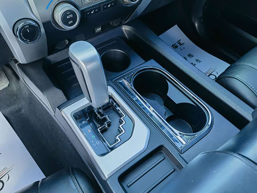 Toyota Tundra 2015 immagine di auto #12