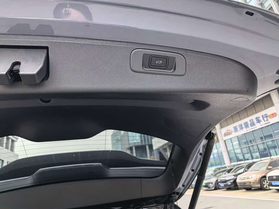 GEELY Coolray 2022 car image #12