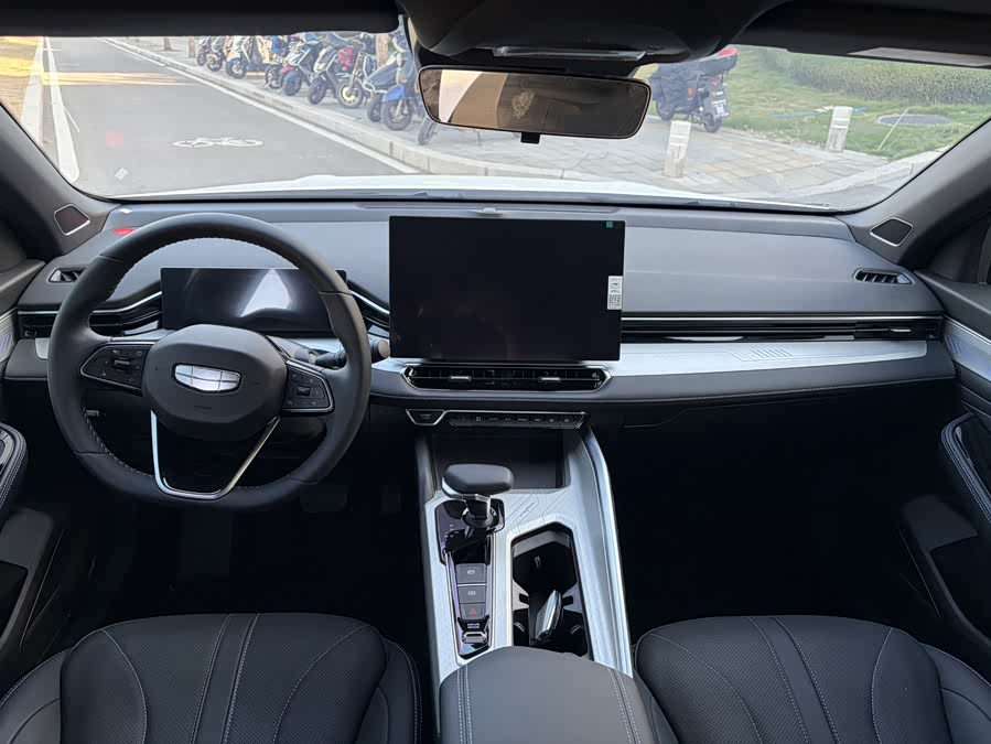 GEELY Preface 2025 #12 GEELY Preface 2025 car image #12