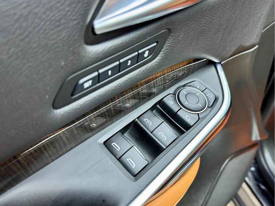 2023 car image #12