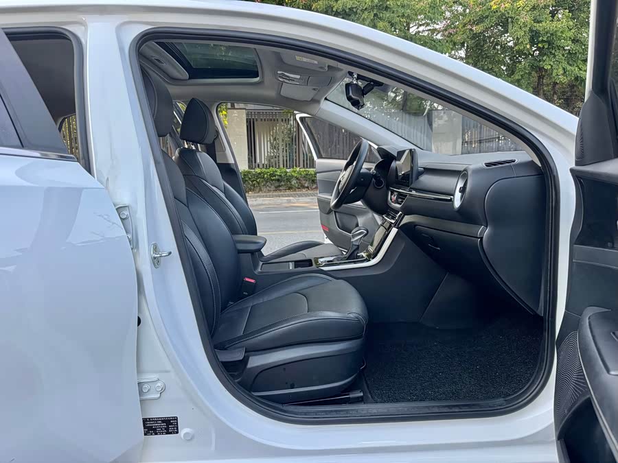 Kia K3 2019 car image #12