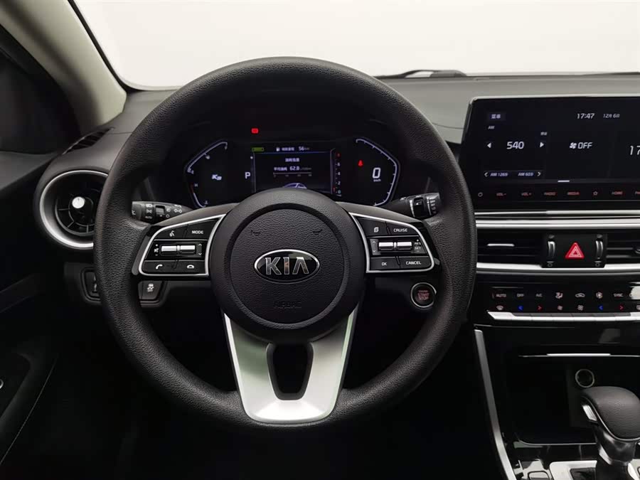 Kia K3 2020 car image #12