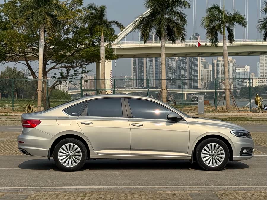 Volkswagen Lavida 2020 car image #12