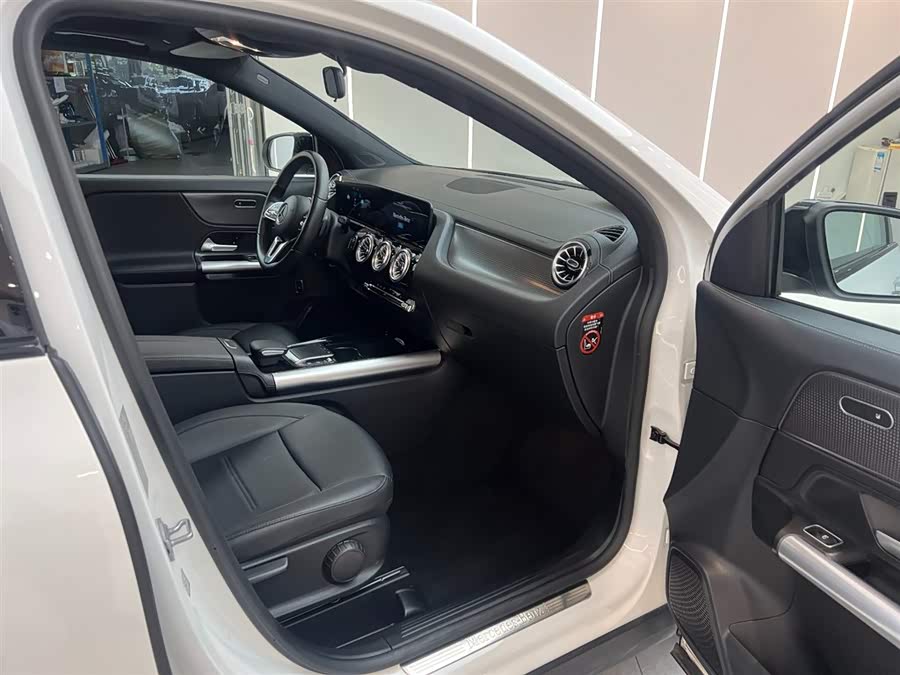 Mercedes-Benz GLA Class 2022 #12 Mercedes-Benz GLA Class 2022 car image #12