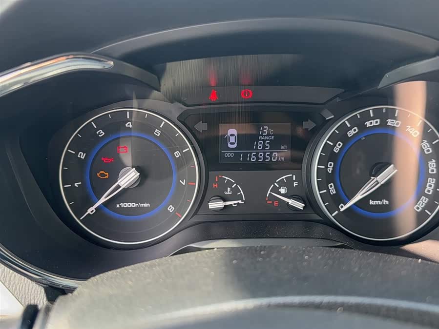 Changan Alsvin V7 2014 car image #12