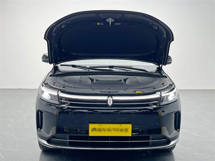 2025 car image #12