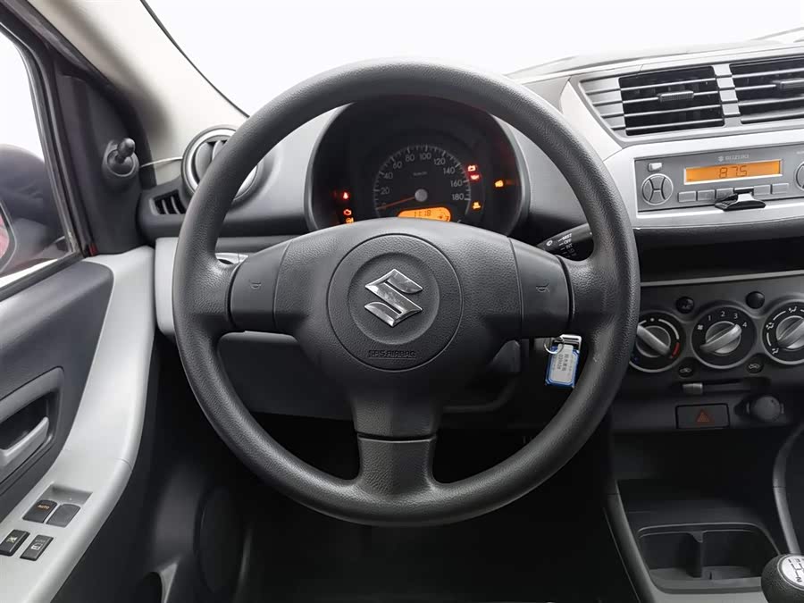 Suzuki 2014 car image #12