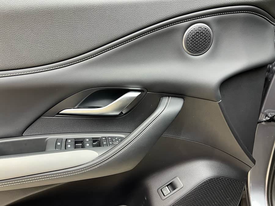 BYD Sea Lion 05 DM-i 2025 car image #12