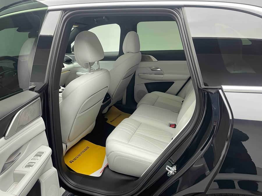 Xpeng G9 2023 car image #12